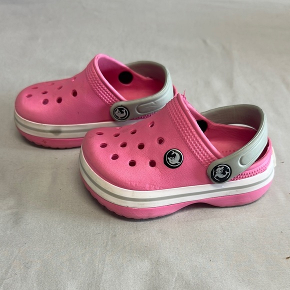 Pink and Gray Sandals with Perforated Design - Picture 2 of 6